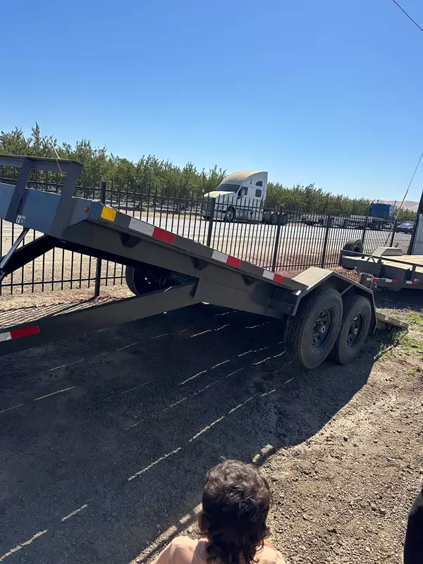 20' Tilt Trailer
