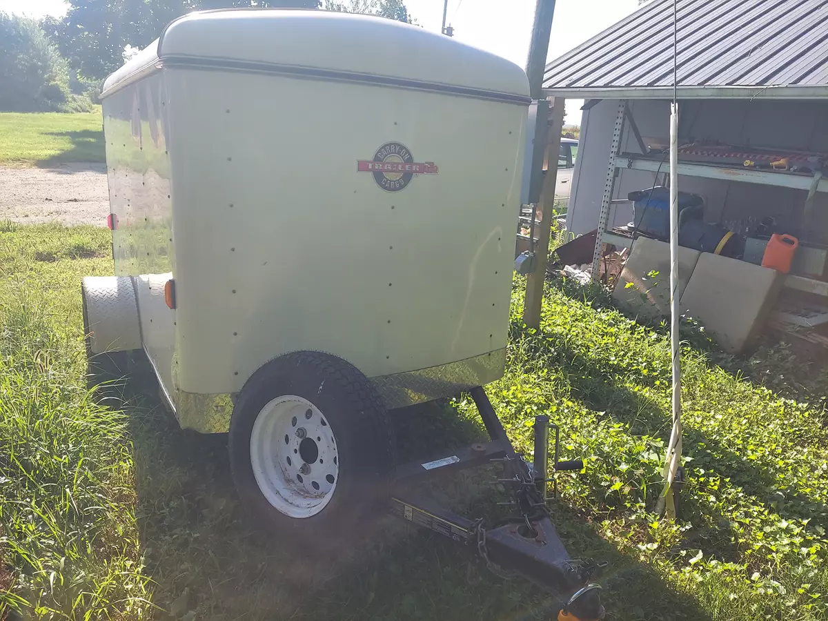 5' x 8' Enclosed Trailer