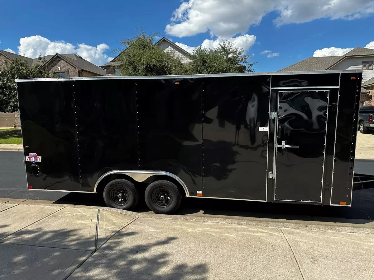 20’ Enclosed Trailer with Straps