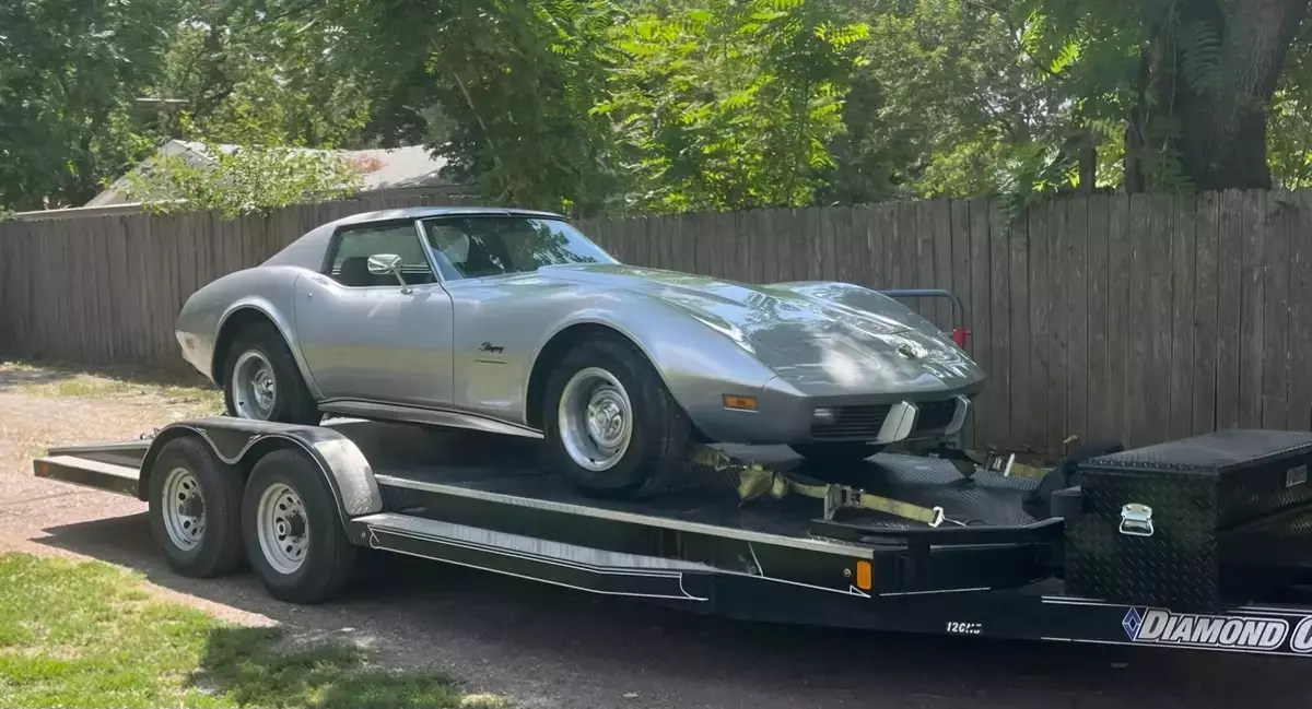 Diamond C 20’ Car Hauler Trailer