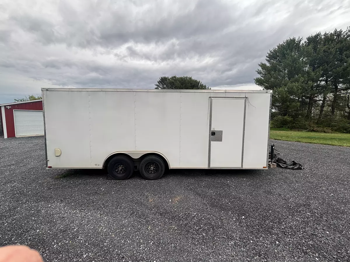 20’ Enclosed Trailer