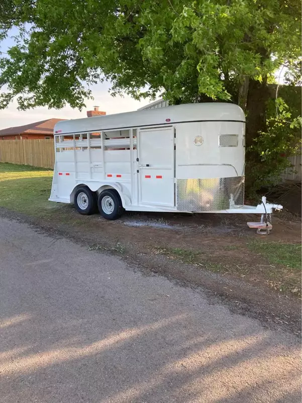 16' Horse Trailer