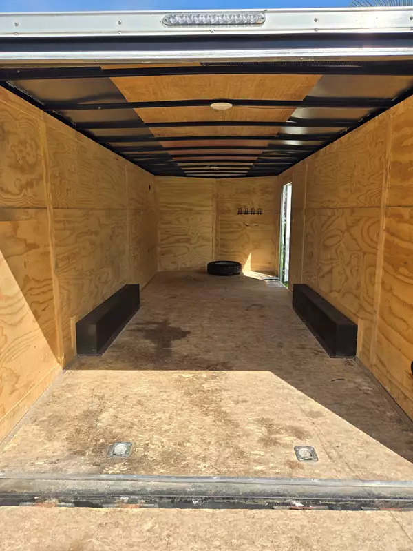 20ft x 8.5ft Enclosed Trailer 