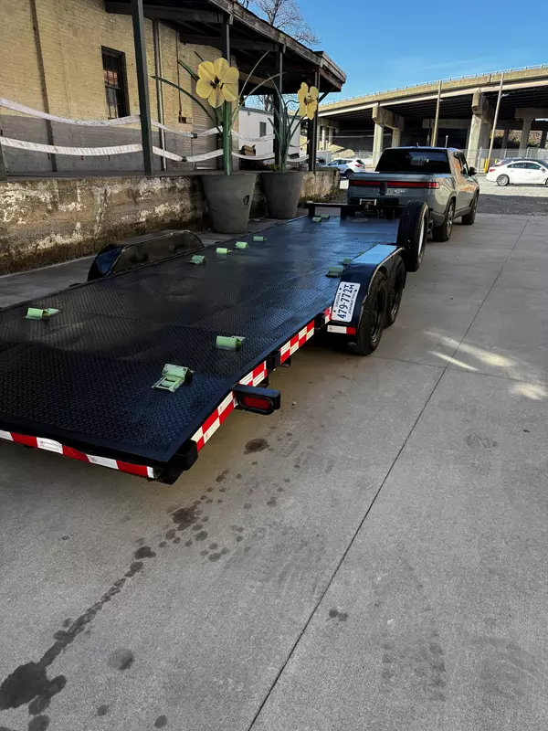 24’ Flattbed Car Hauler with Dovetail, Ramps and Winch