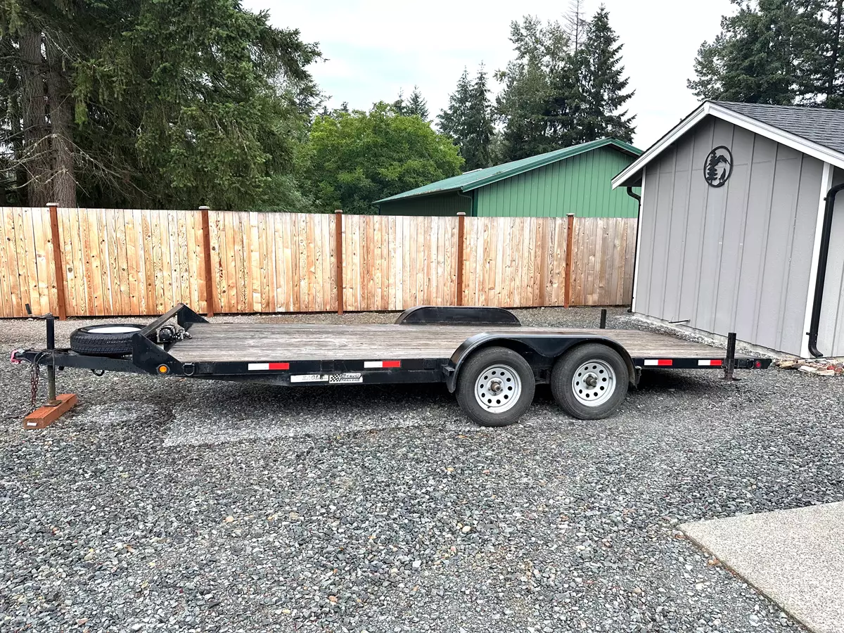 18' Flatbed Trailer
