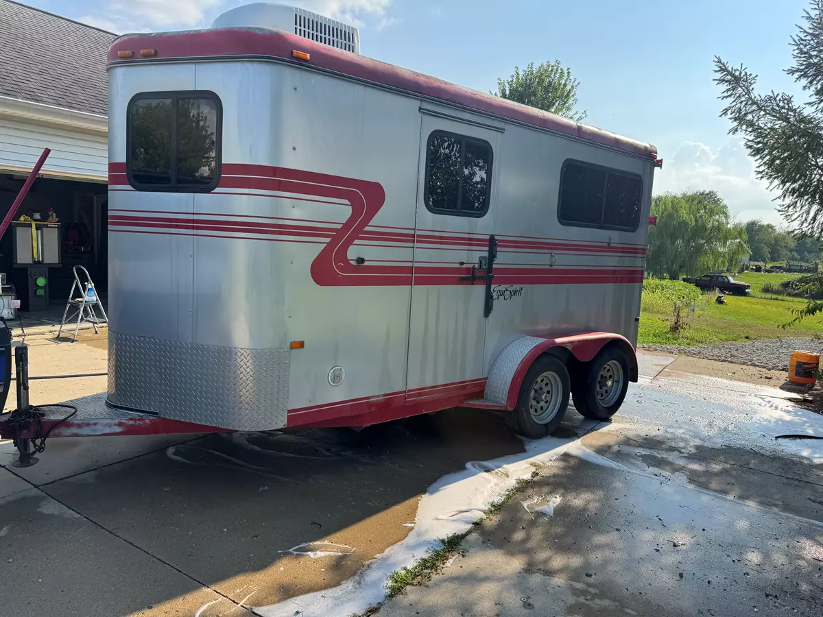 2 Horse Rear Load Trailer with Tack Room
