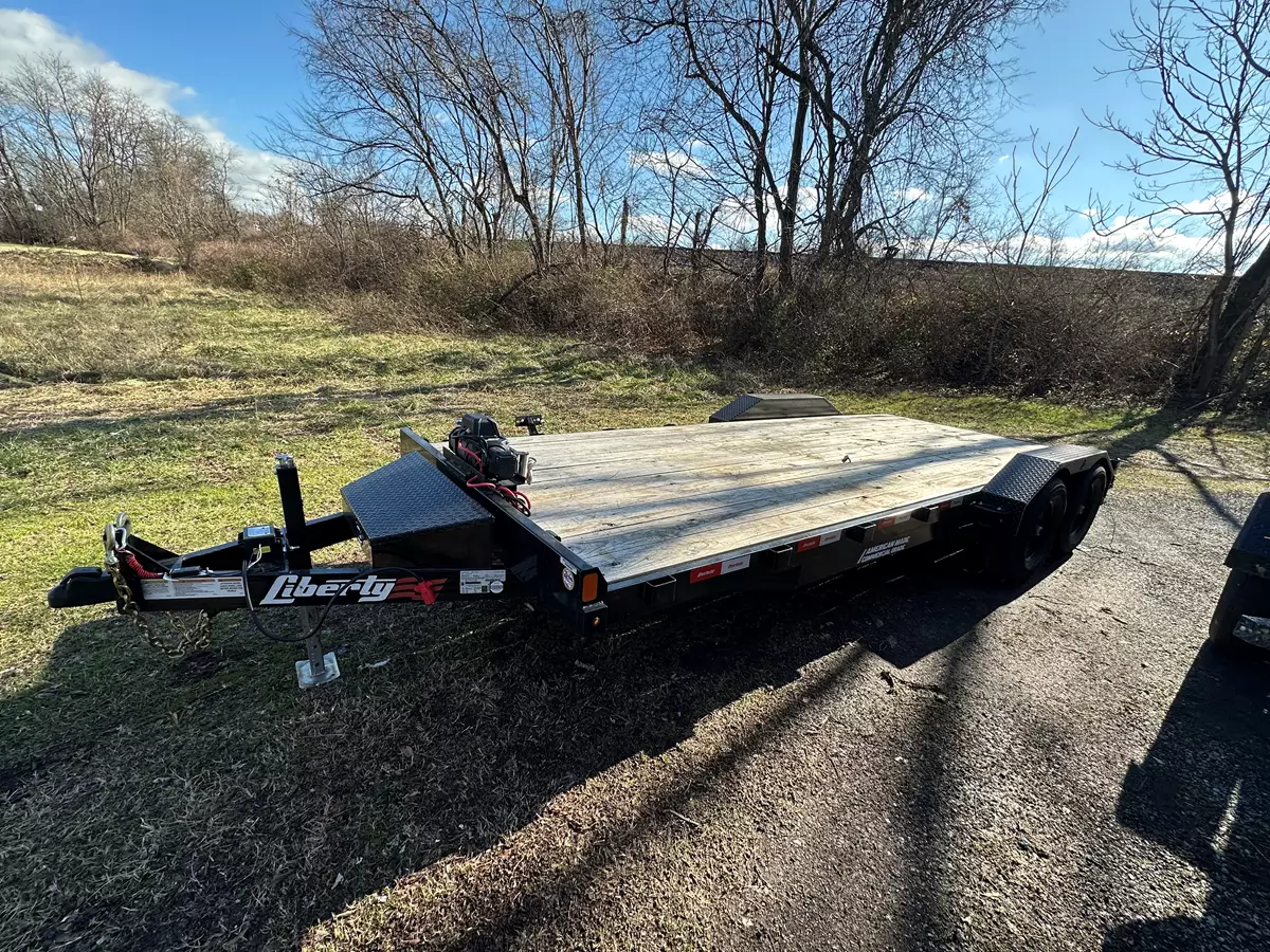 7' x 20' Heavy-Duty Car Hauler 