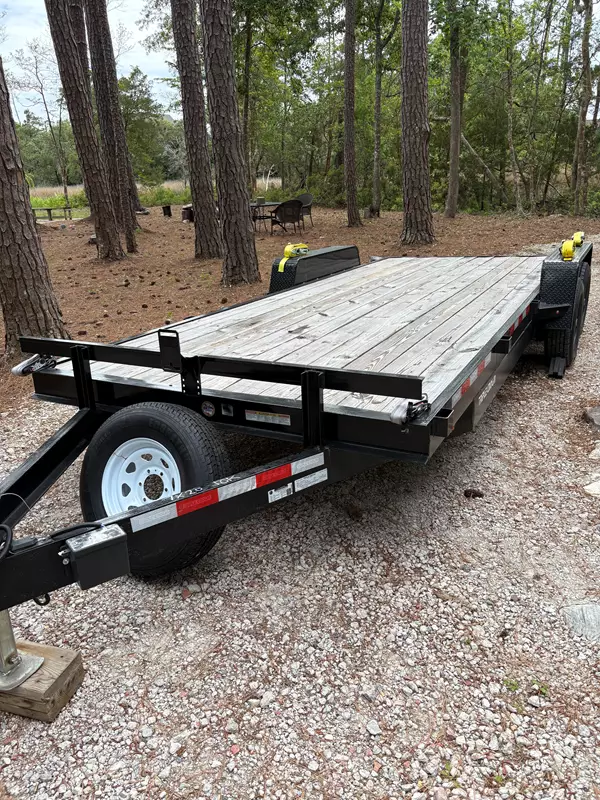 20' x 7' Flatbed Trailer