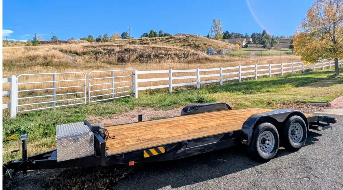 18' x 6'9" Flatbed Trailer