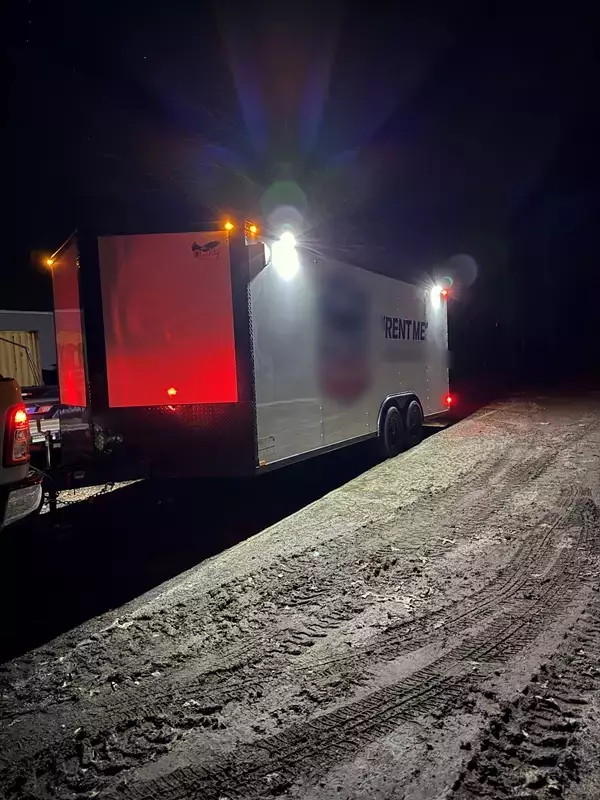 20’ Enclosed Trailer 