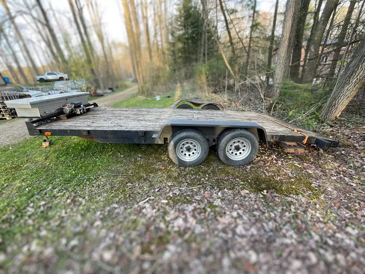 18’ Utility trailer