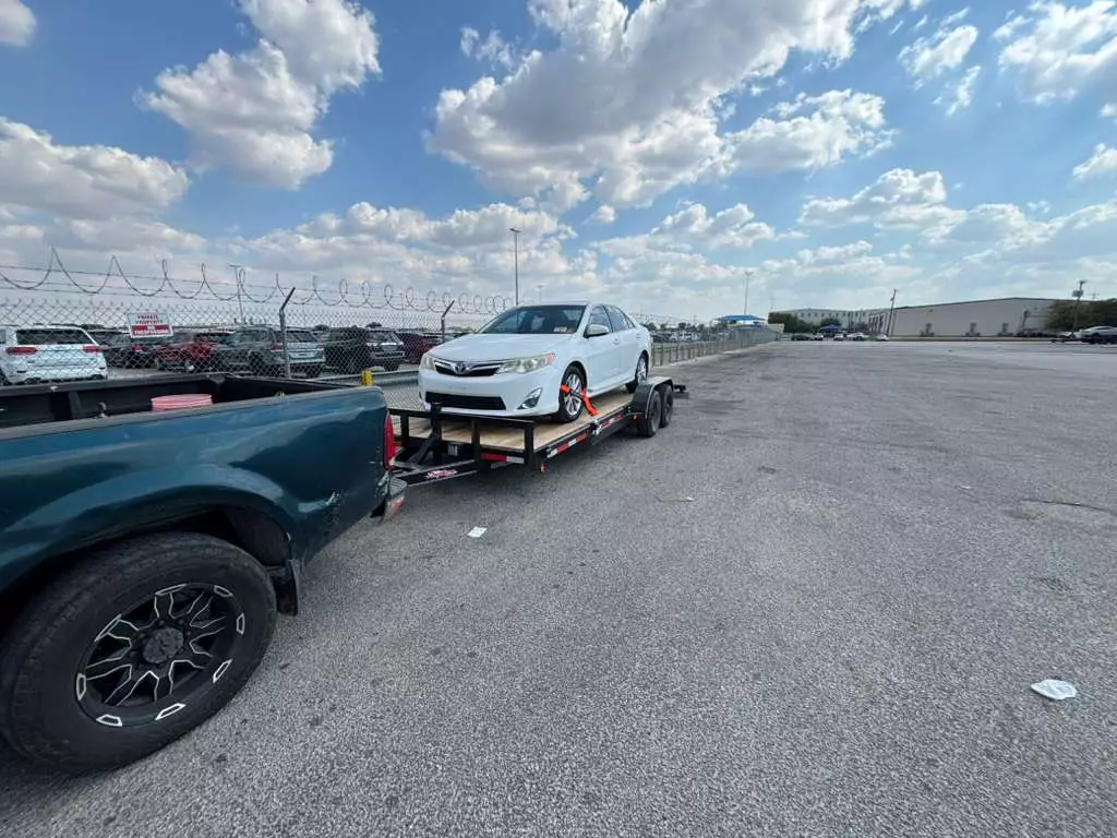 20ft Dual Axle Car Hauler / Utility Trailer – 10,000lb GVWR. 7,500lb usable load – 83” Wide (approx. 6’11”)