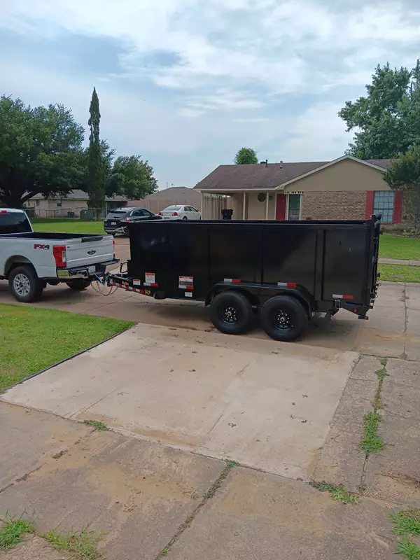 14' Dump Trailer with ramps.