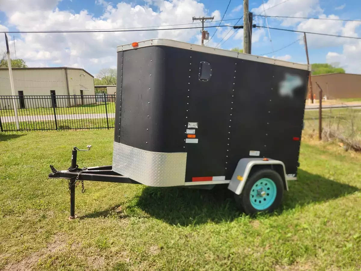 5' x 8' Enclosed Trailer