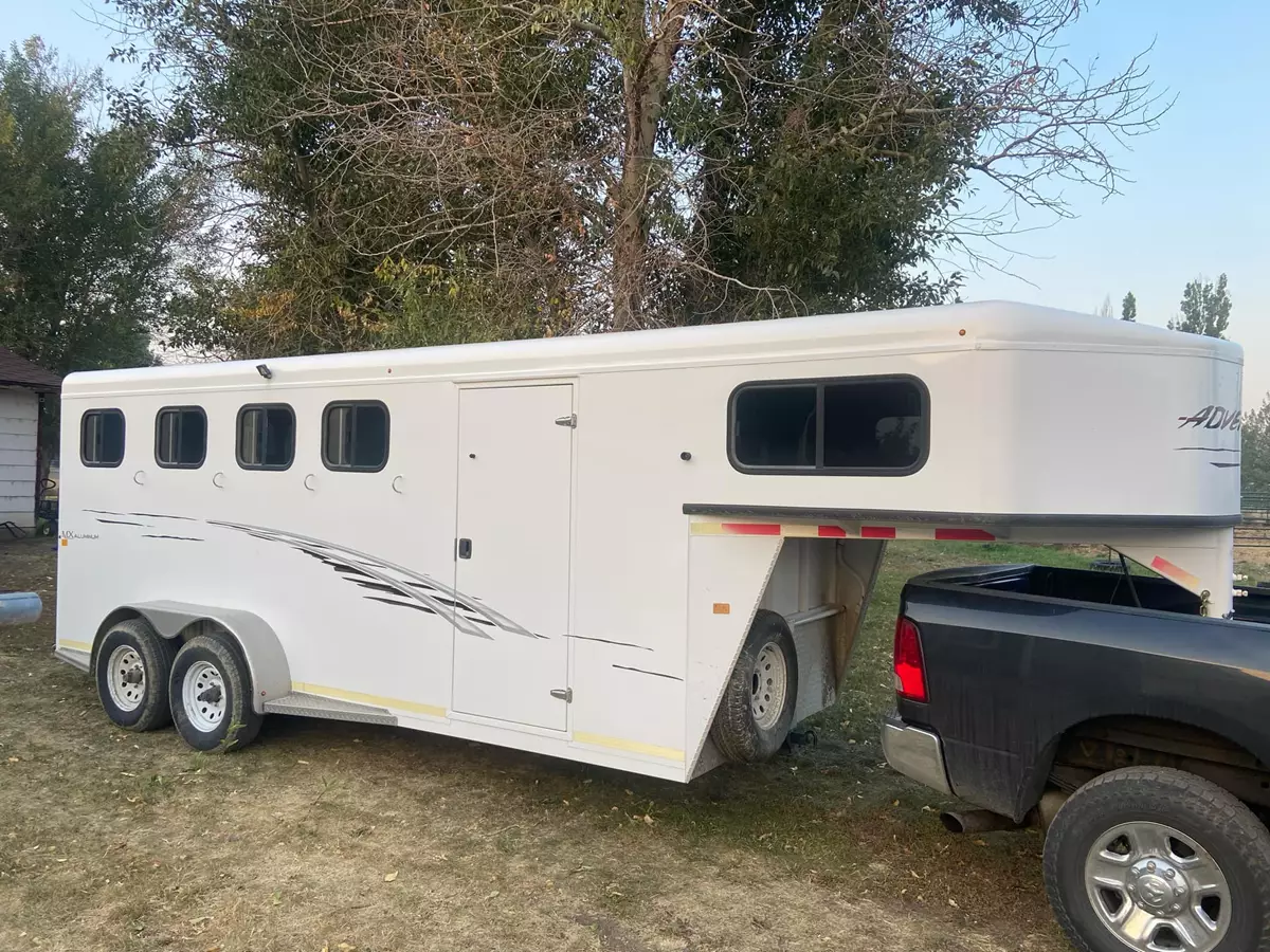 2018 Trails West Adventure MX 4 Horse Trailer