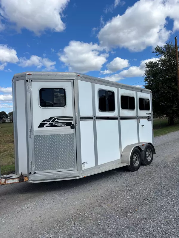 2 Horse Trailer Bumper pull