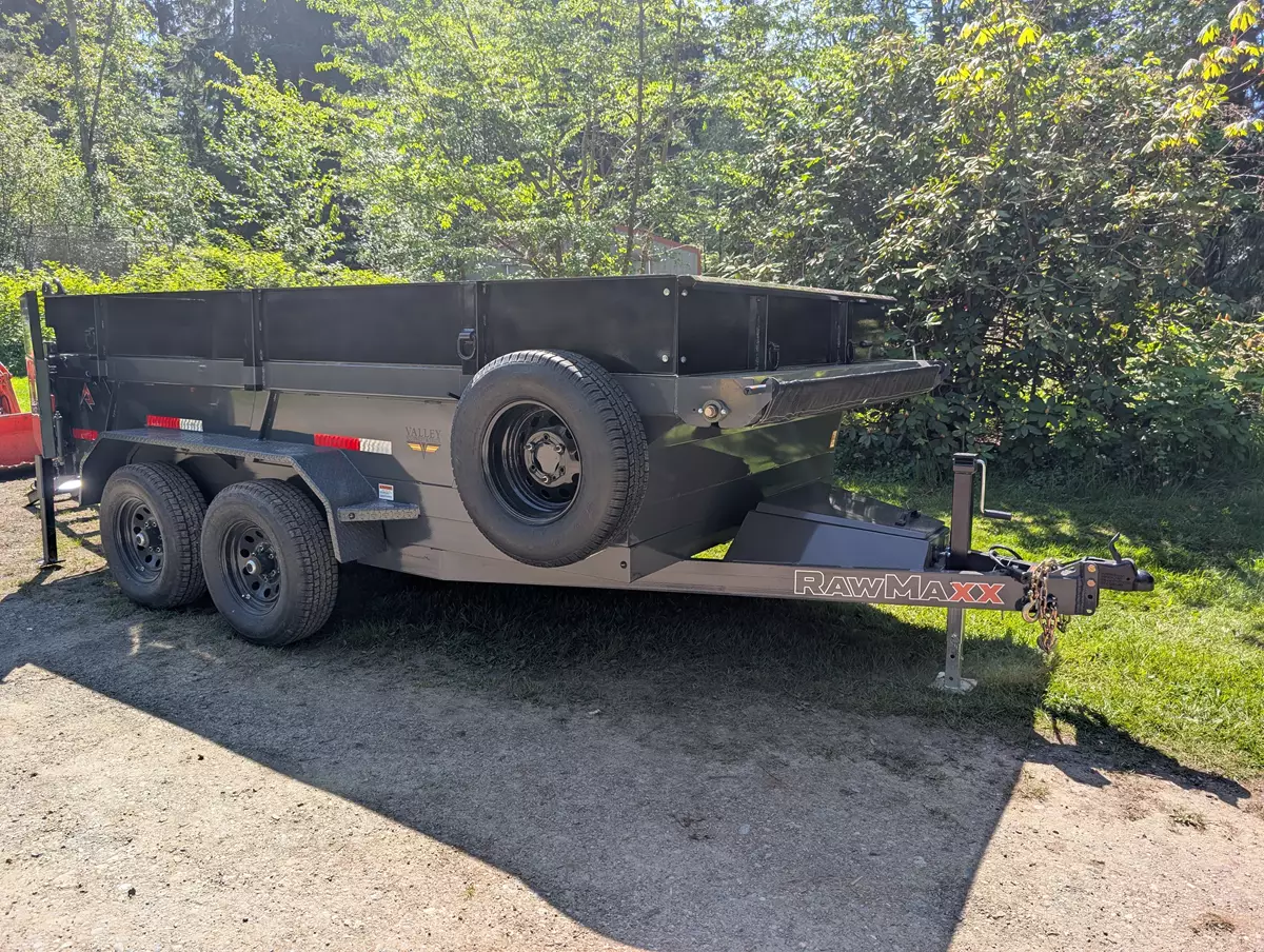 12' x 6'.5 Dump Trailer, 10k total weight, 7,500lb payload. 3 way rear gate + ramps + tarp