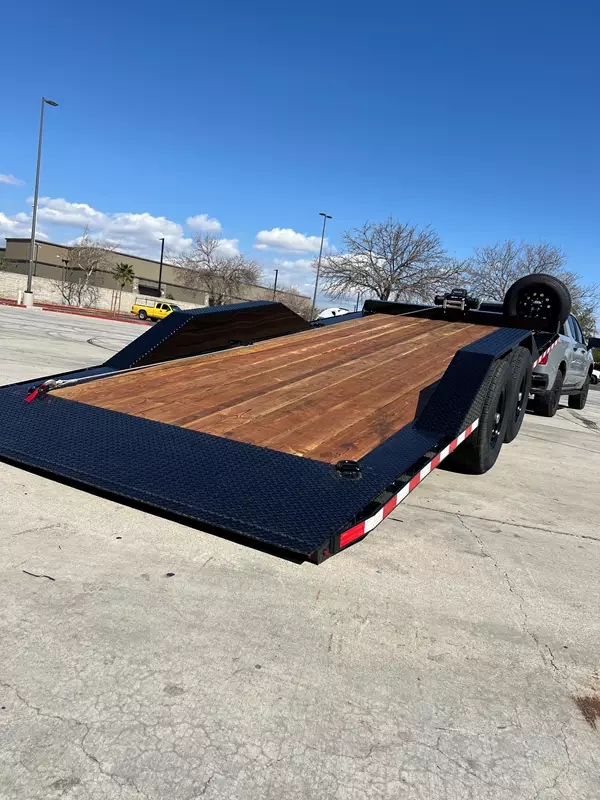 20’x8.5’ Car Hauler Trailer Tilt Drive Over Fenders. 