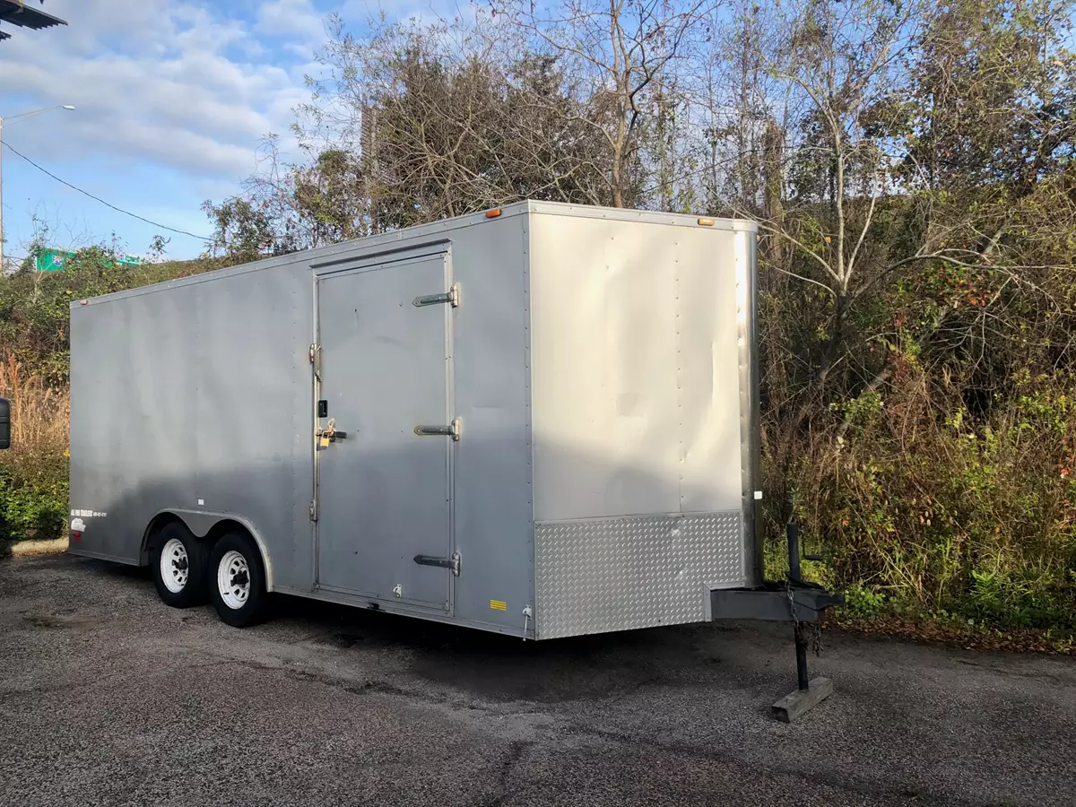 20ft V-Nose Race Enclosed Trailer