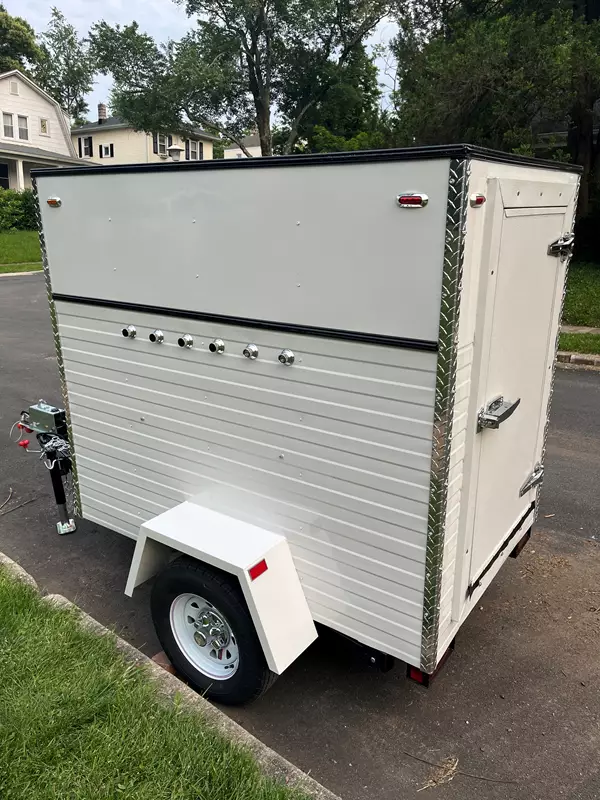 4ft x 6ft Refrigerated Trailer With 6 Beer Taps - Perfect For Food, Drinks, Flowers, Etc.