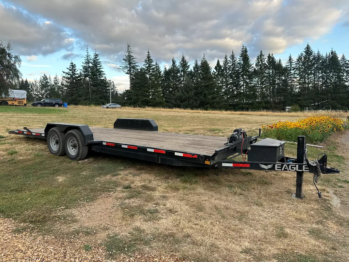 24' x 8.5' Flatbed Trailer