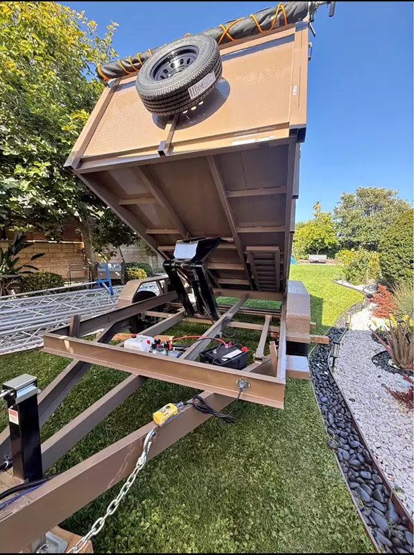 12' x 8' x 4' Dump Trailer