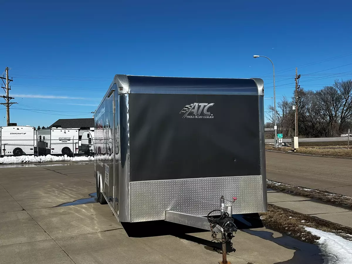 24' Enclosed Trailer