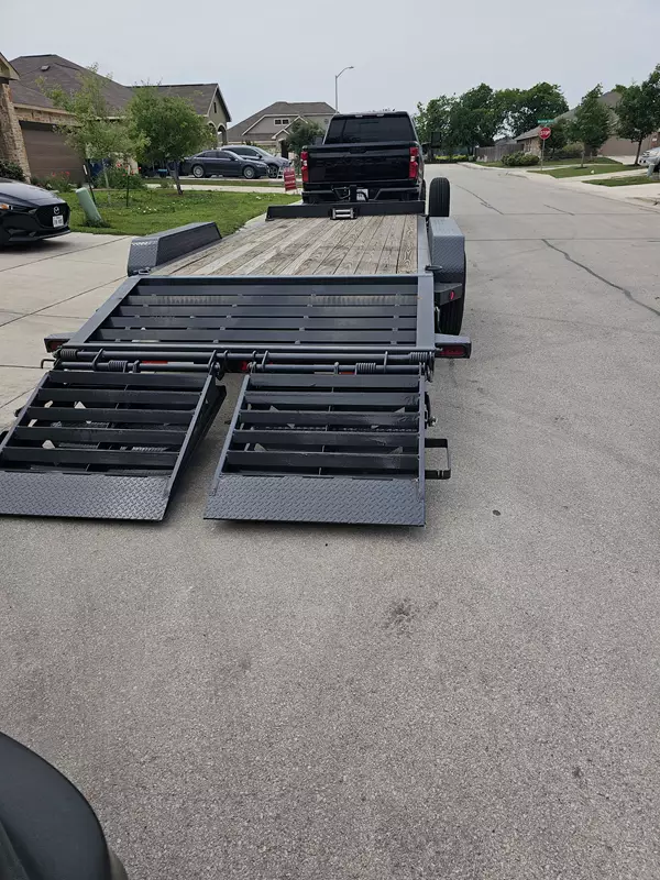 2023 18' IronBull Car Hauler