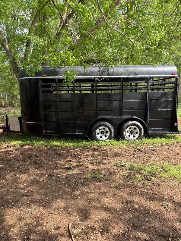16ft Livestock / Horse Bumper Pull 