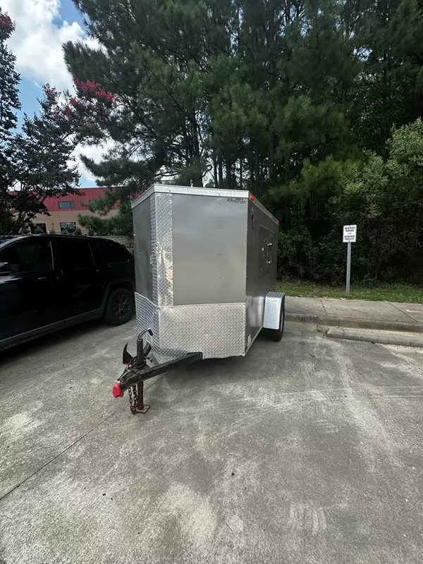 5' x 8' Diamond Cargo Enclosed Trailer
