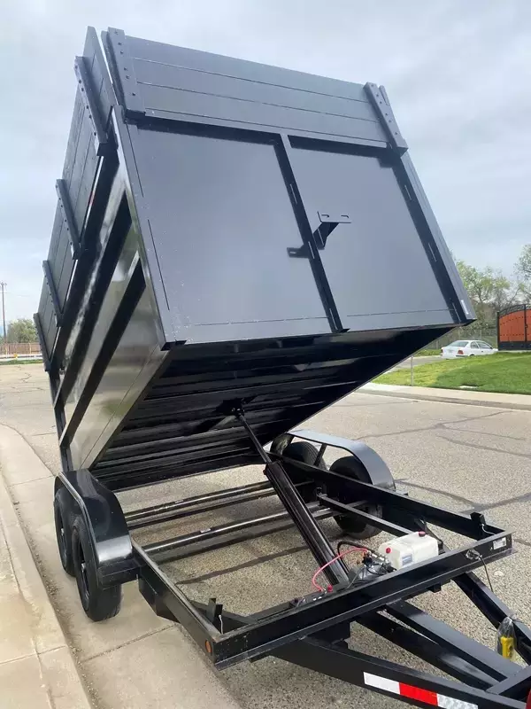 12' x 8' x 6' Dump Trailer